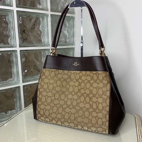 Coach Handbags - 🔥SALE🔥COACH BAG